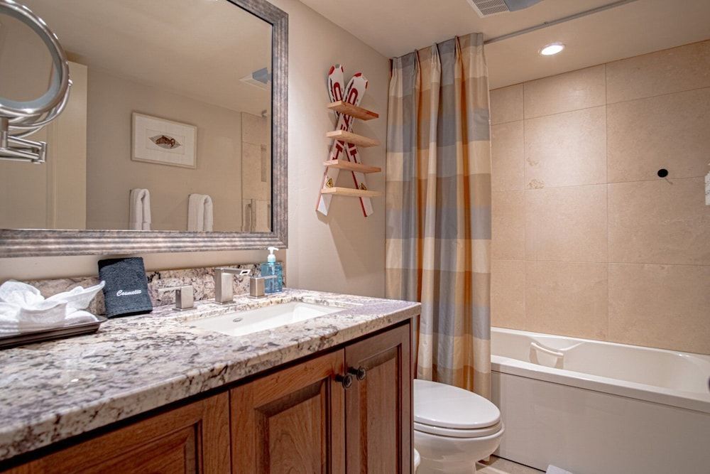 Ski-in/ski-out to Baldy + Outdoor Pool Condo, Multiple Beds, Patio, Mountain View (International Village at Warm Springs) 15