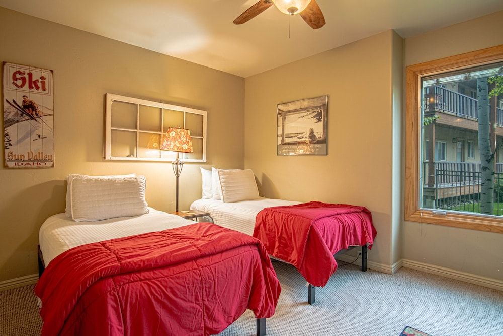 Condo, Multiple Beds, Fireplace, Mountain View (Sun Valley Condo 155)