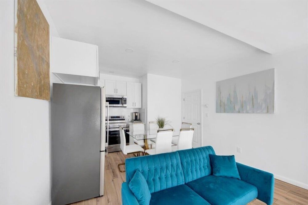 Luxury 5 BR Home Free Parking Luxury Villa, Patio 19