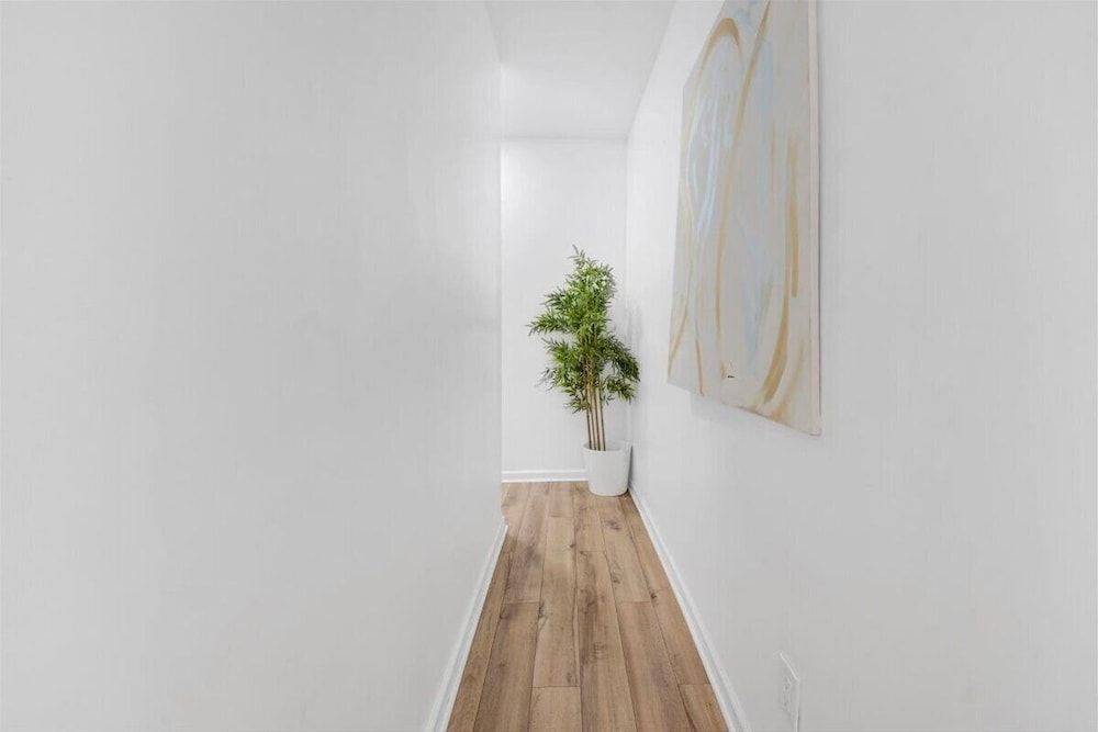 Luxury 5 BR Home Free Parking Luxury Villa, Patio 27