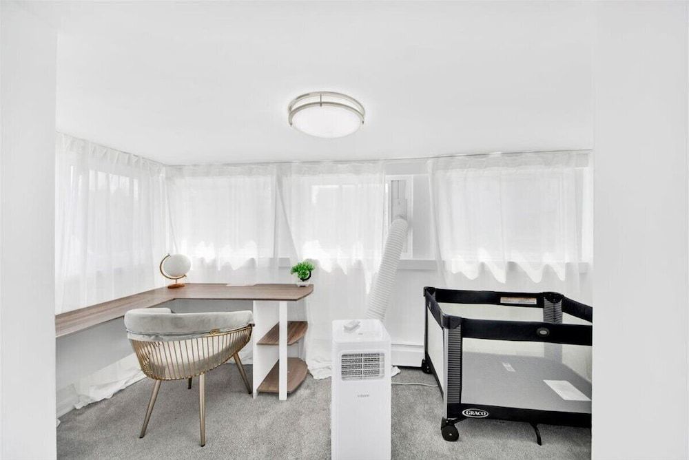 Luxury 5 BR Home Free Parking Luxury Villa, Patio 28