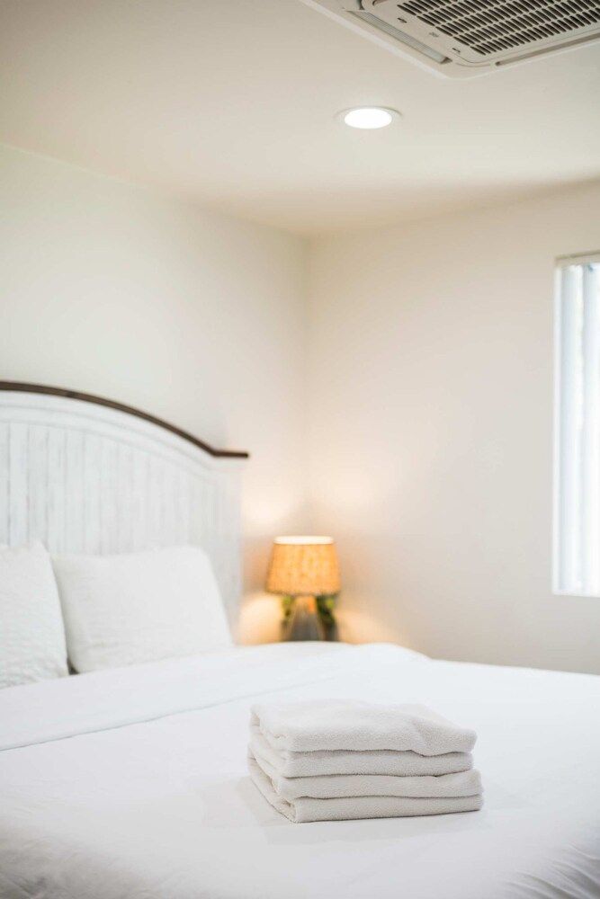 Foothills LA Hideaway Patio Lounge Work-friendly House 43