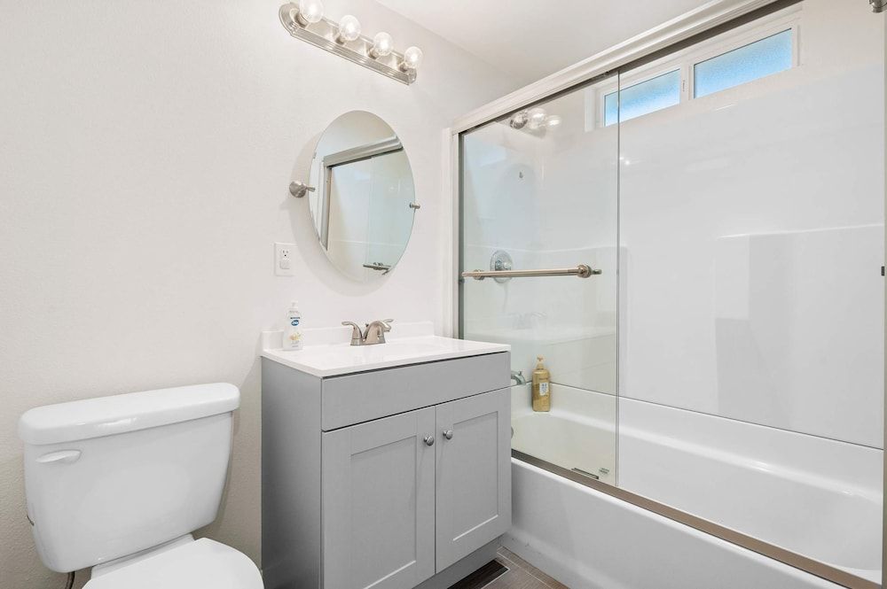 Foothills LA Hideaway Patio Lounge Work-friendly House 28