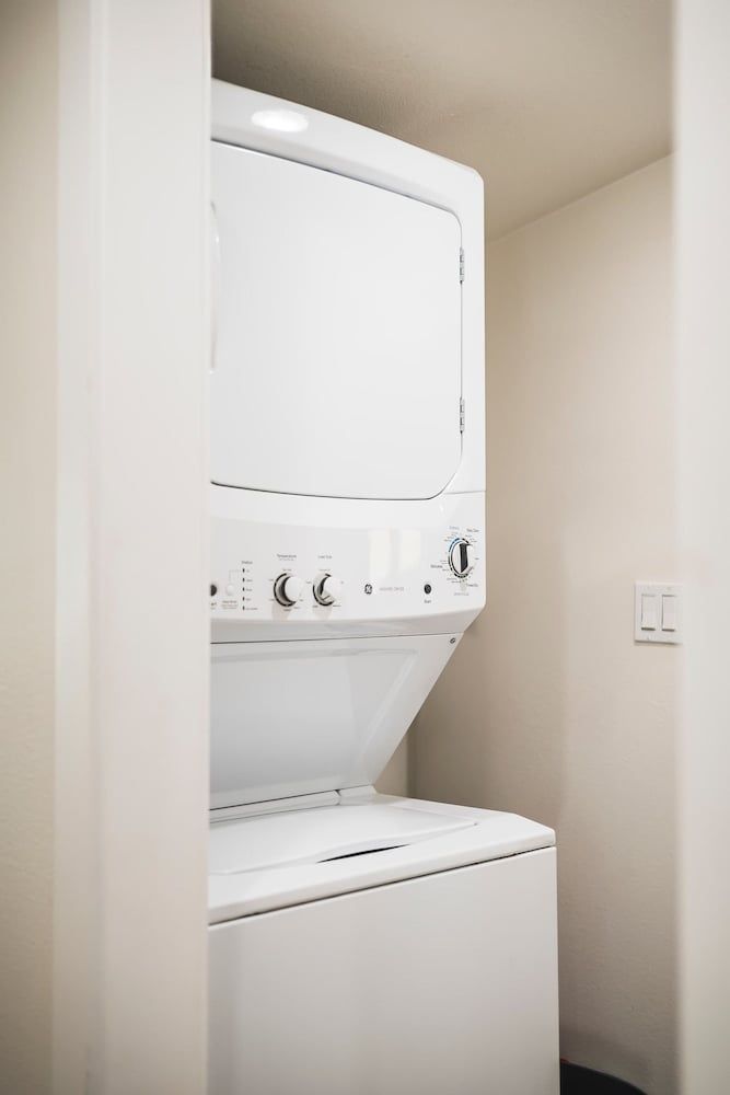 Foothills LA Hideaway Patio Lounge Work-friendly House 44