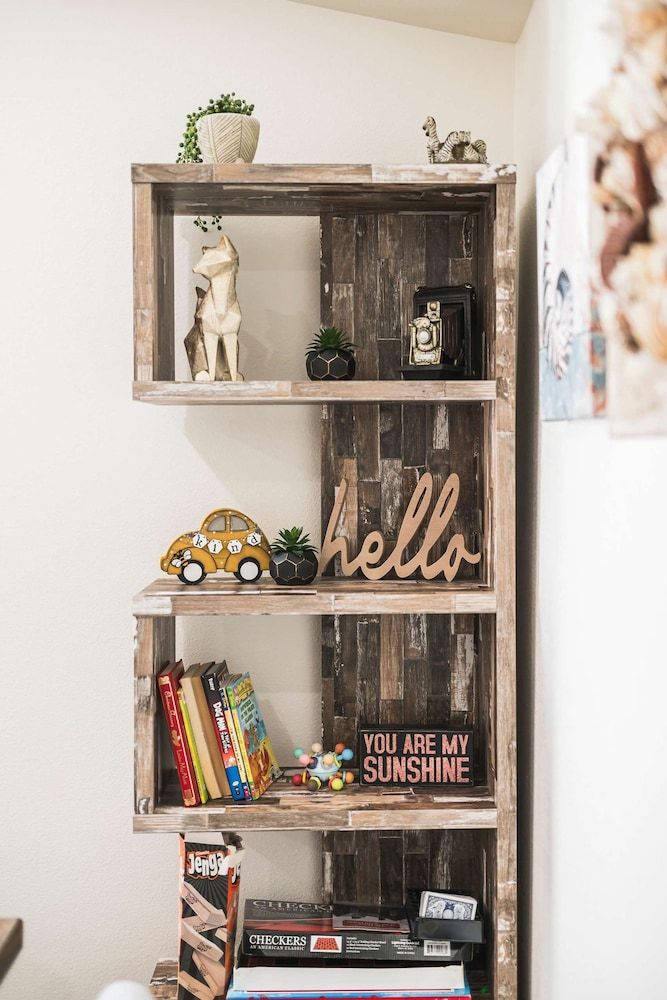 Foothills LA Hideaway Patio Lounge Work-friendly House 11