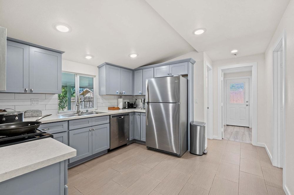 Foothills LA Hideaway Patio Lounge Work-friendly House 16