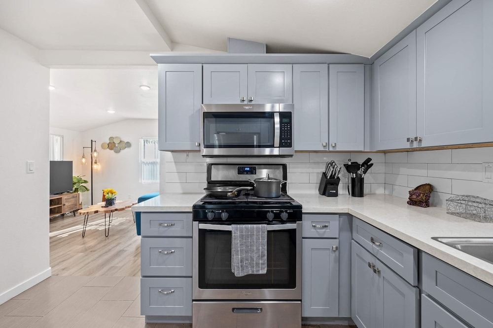 Foothills LA Hideaway Patio Lounge Work-friendly House 17