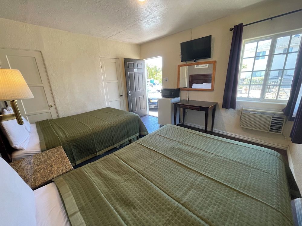 Deluxe Double Room, 2 Double Beds, Non Smoking