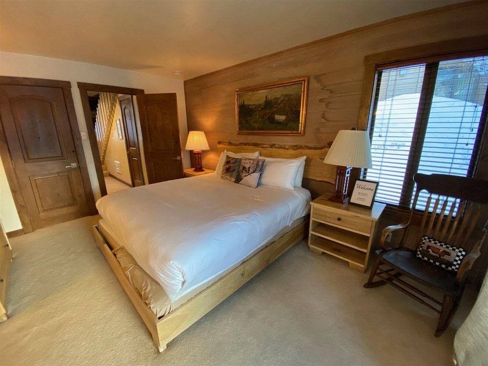 Snow Creek 1551 - Ski-in/ski-out + Pool & Hot Tub Condo, Multiple Beds, Balcony, Mountain View (Snow Creek Condo 1551) 7