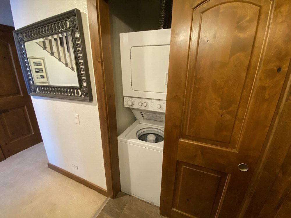 Snow Creek 1551 - Ski-in/ski-out + Pool & Hot Tub Condo, Multiple Beds, Balcony, Mountain View (Snow Creek Condo 1551) 13