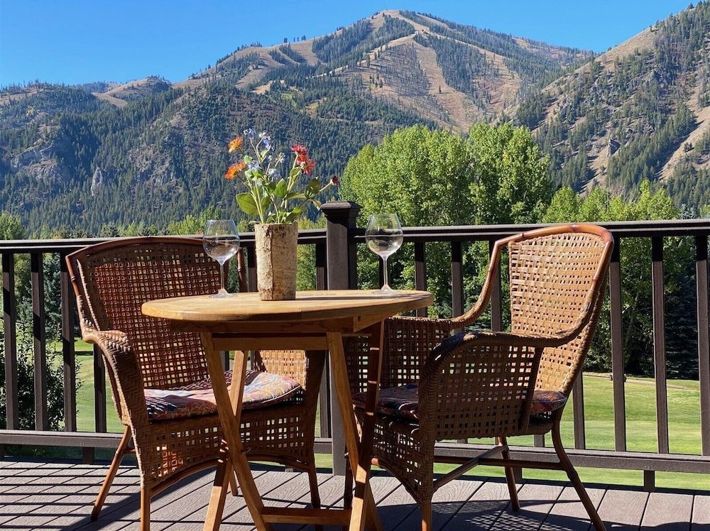 Condo, Multiple Beds, Patio, Mountain View (Bigwood C21)