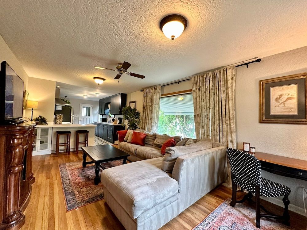 Seattle's Starlight Bungalow Superior House, Balcony 9