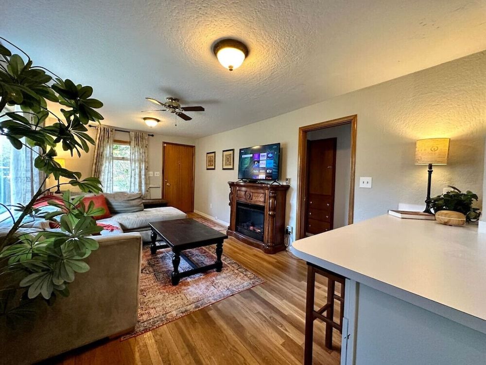 Seattle's Starlight Bungalow Superior House, Balcony 8