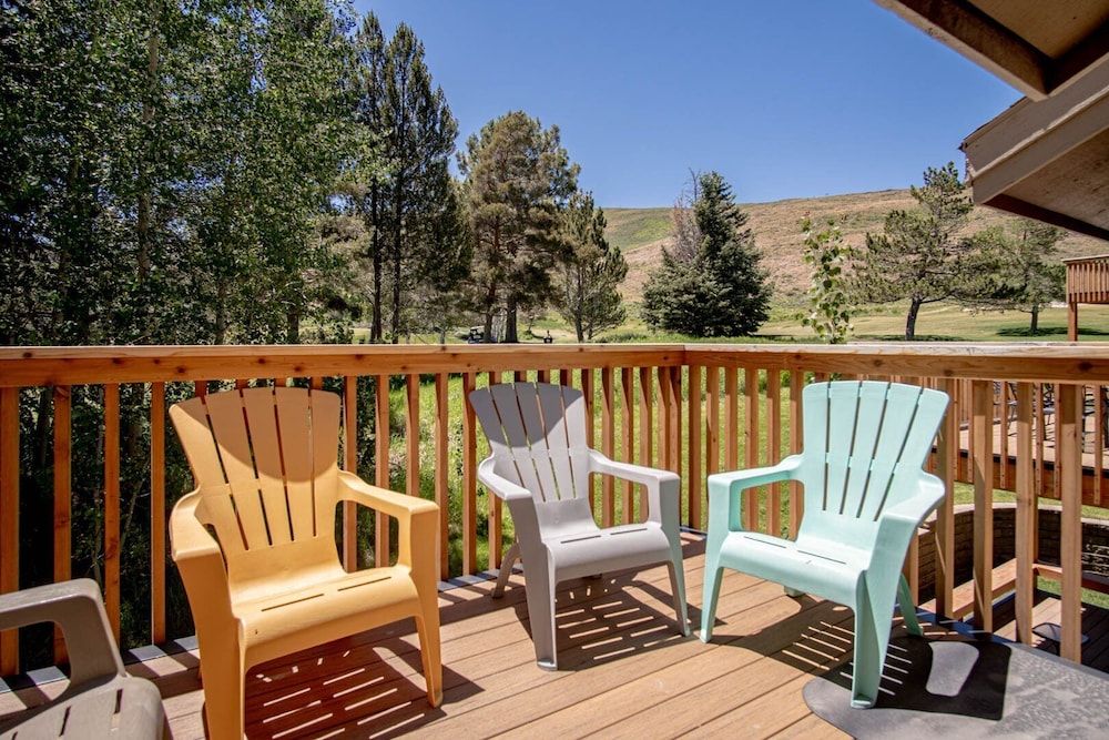 Sunburst - Golf Course Views + Free Resort Amenities Condo, Multiple Beds, Patio, Mountain View (Sunburst 54) 12