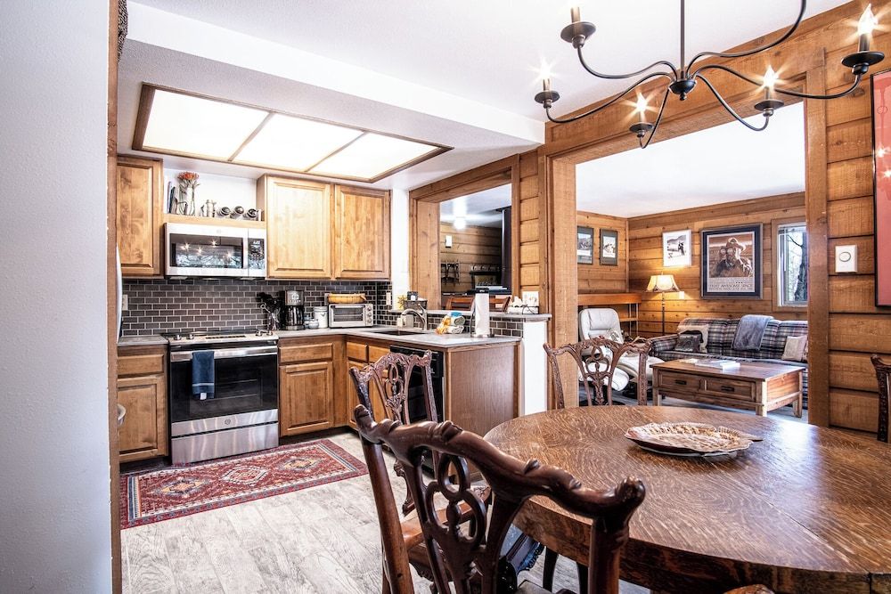 Elkhorn Bluff Condo With Community & Resort Amenities Condo, Multiple Beds, Fireplace, Mountain View (Bluff Condo 4123) 7