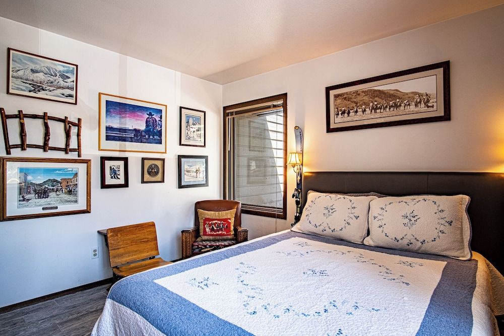 Elkhorn Bluff Condo With Community & Resort Amenities Condo, Multiple Beds, Fireplace, Mountain View (Bluff Condo 4123) 3