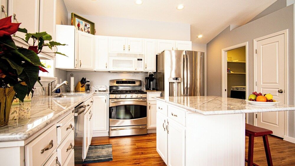 In the Heart of Hailey; Private Pet-friendly 3 Bedroom Home With Garage House, Multiple Beds, Patio, Mountain View (Eastridge Escape - PET-FRIENDLY!) 11