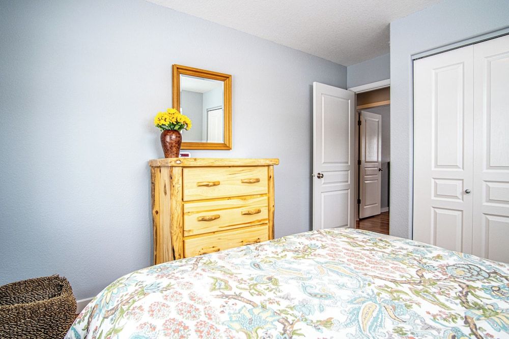 In the Heart of Hailey; Private Pet-friendly 3 Bedroom Home With Garage House, Multiple Beds, Patio, Mountain View (Eastridge Escape - PET-FRIENDLY!) 8