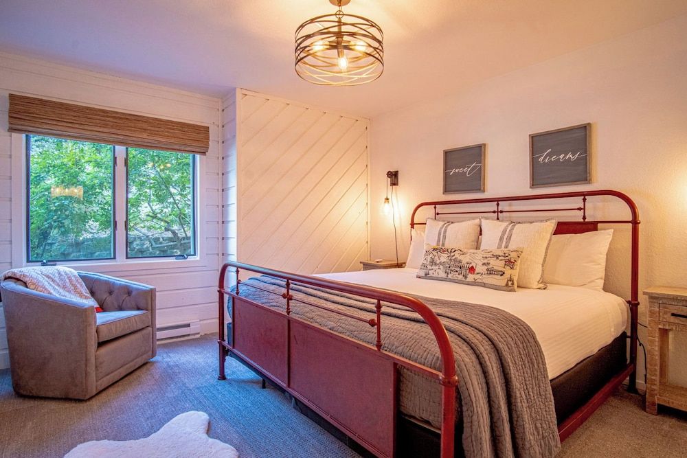 Condo, Multiple Beds, Balcony, Mountain View (Sunburst 33)