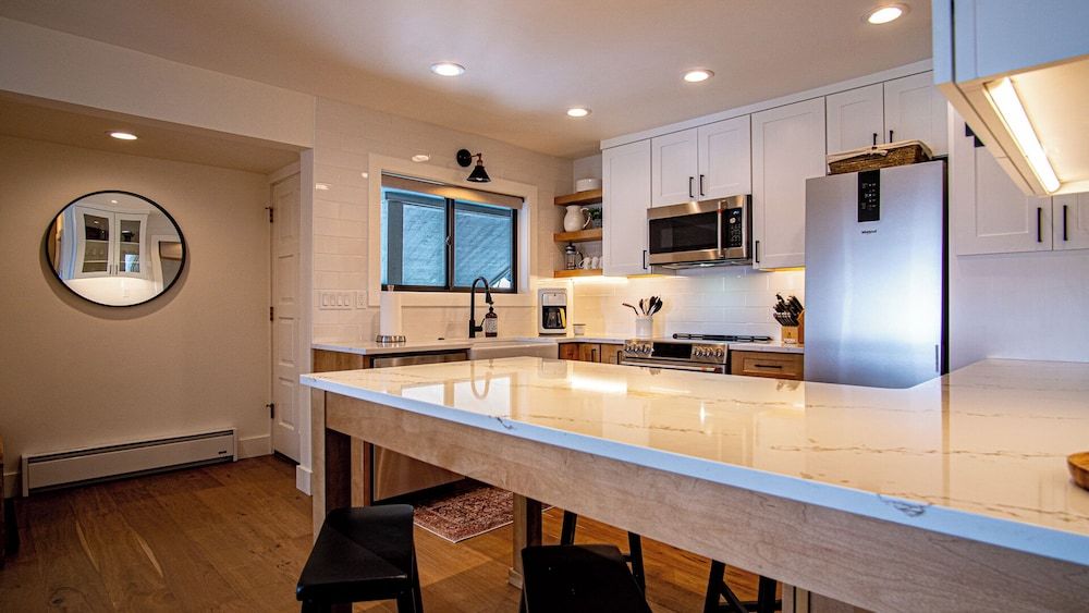 Classy, Contemporary, Cozy, Sun Valley con With Community & Resort Amenities Condo, Multiple Beds, Patio, Mountain View (Bluff Condo 4138) 7