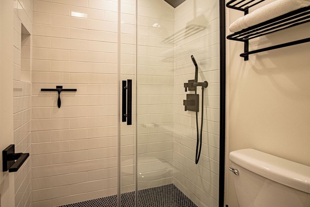 Classy, Contemporary, Cozy, Sun Valley con With Community & Resort Amenities Condo, Multiple Beds, Patio, Mountain View (Bluff Condo 4138) 13