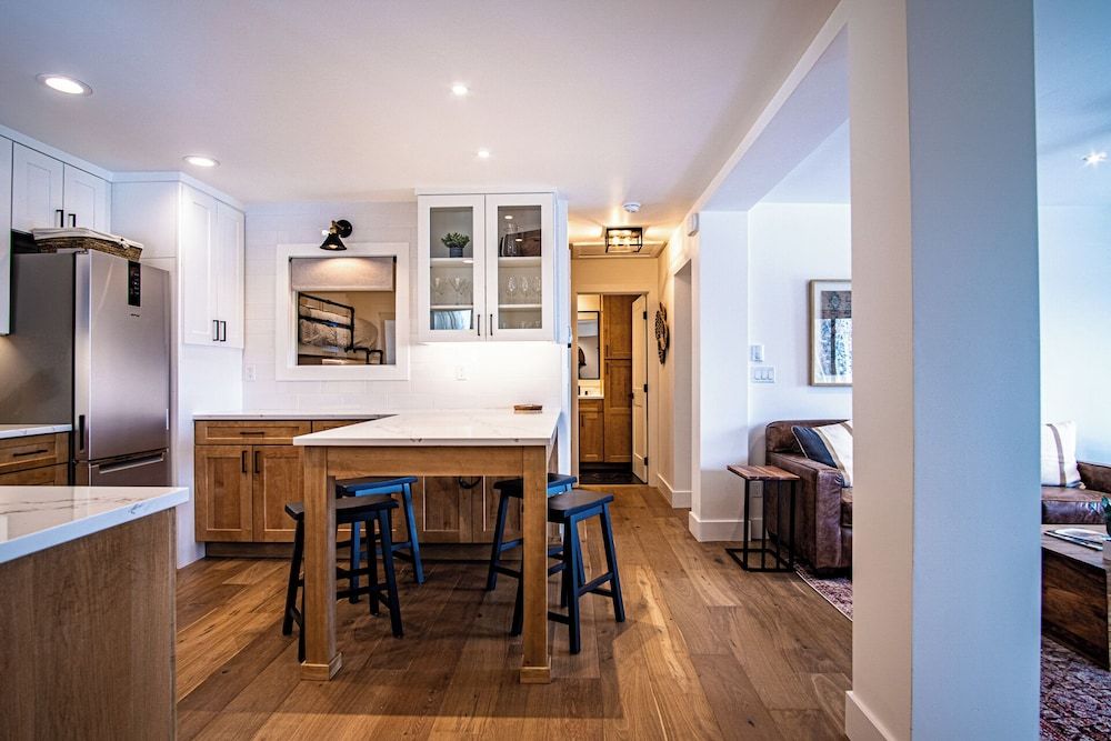 Classy, Contemporary, Cozy, Sun Valley con With Community & Resort Amenities Condo, Multiple Beds, Patio, Mountain View (Bluff Condo 4138) 17