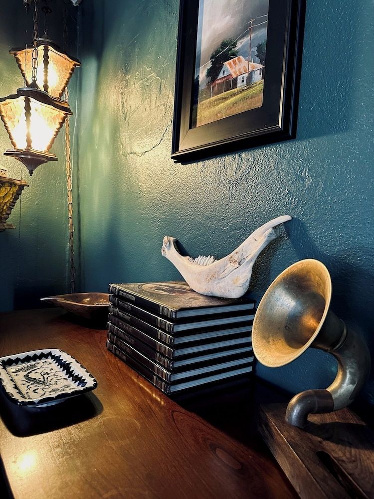 Early 1900s Miner's Cabin House, Mountain View 56