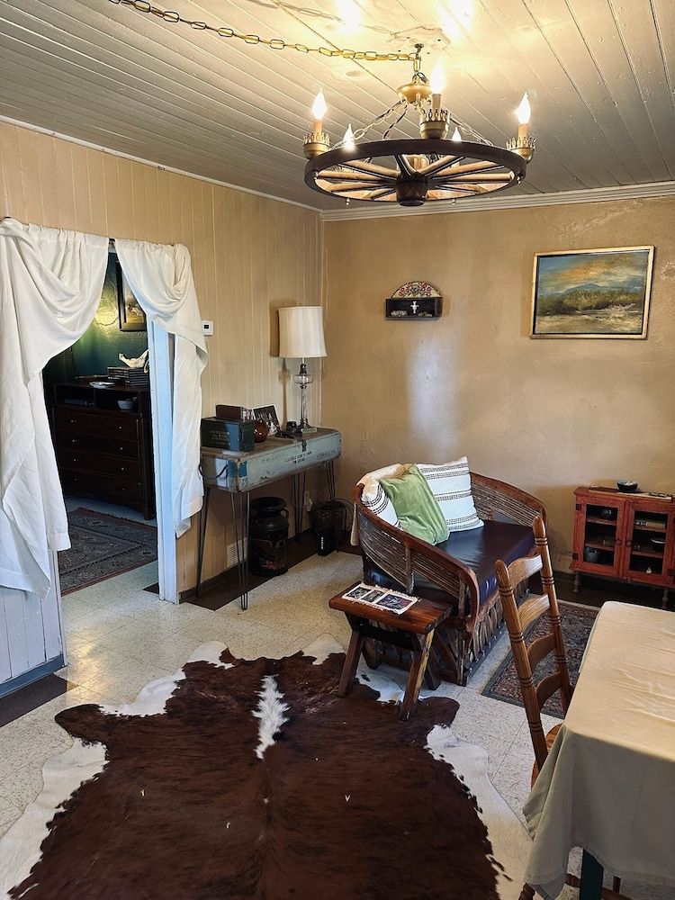 Early 1900s Miner's Cabin House, Mountain View 42