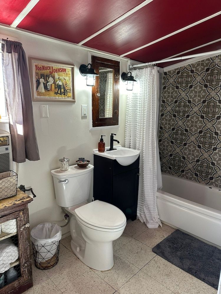 Early 1900s Miner's Cabin House, Mountain View 27