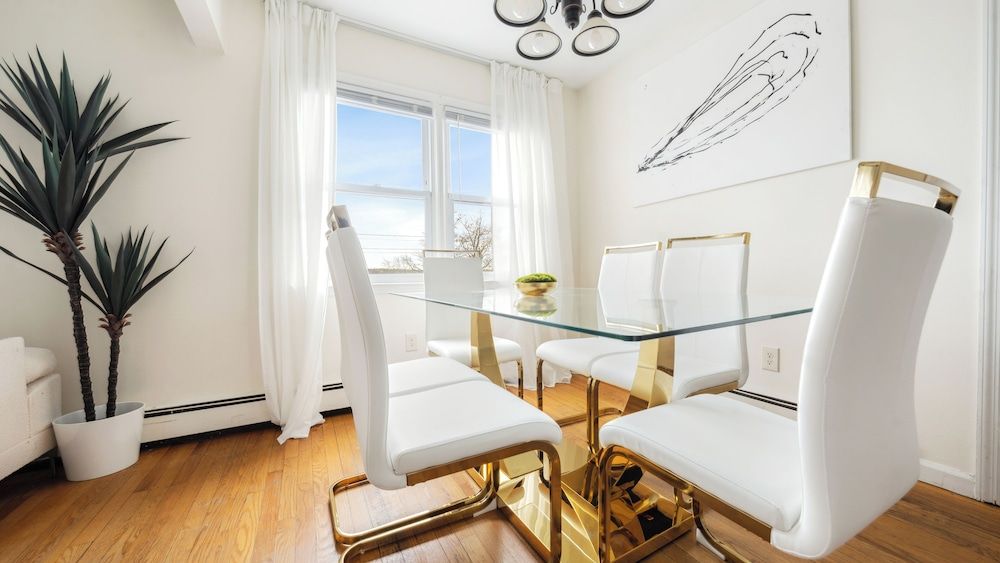 Luxury NYC Home with Free Parking for 12 Luxury Villa, Garden View 18