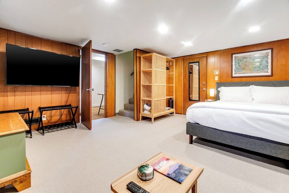 Bright 1BR Near UW & Local Parks Standard Apartment 6