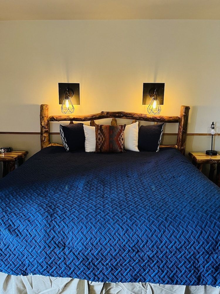 Standard Room, 1 King Bed, Refrigerator & Microwave