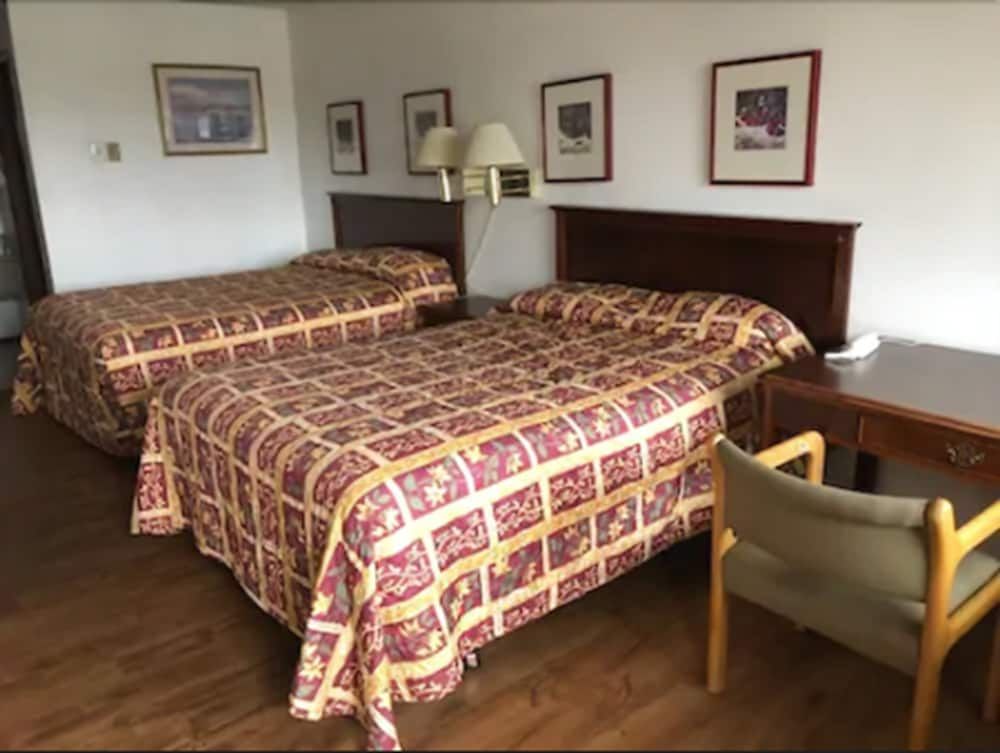 Kings Motor Inn Standard Room, 2 Double Beds 2