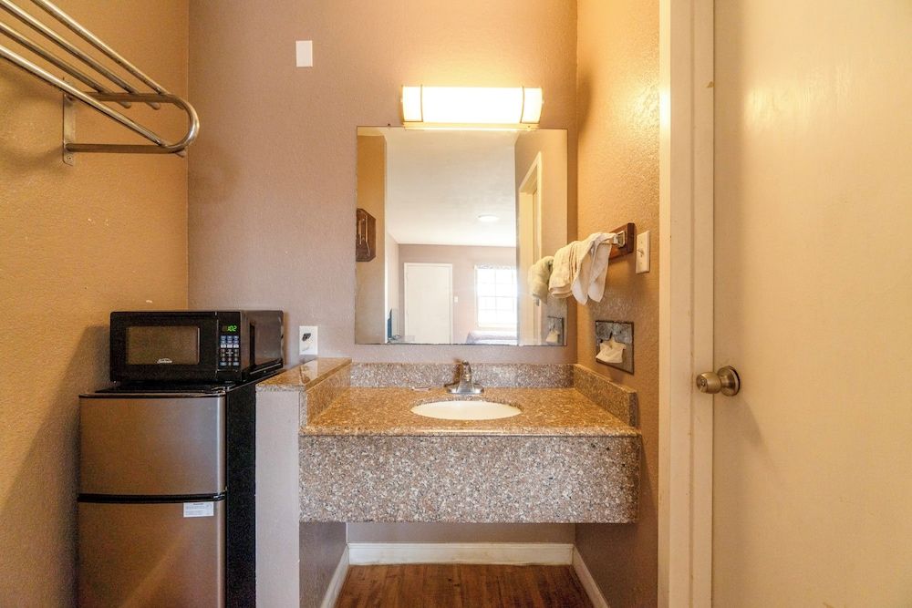 Woodfield Inn & Suites Hotel O, Yoakum TX 111 Room, Non Smoking (2 Full Beds) 6