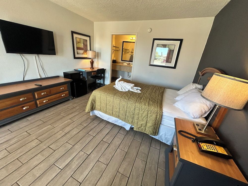 Suite Dreams Motel By Capital O Mattoon I - 57 Premium Room (Full Bed) 4