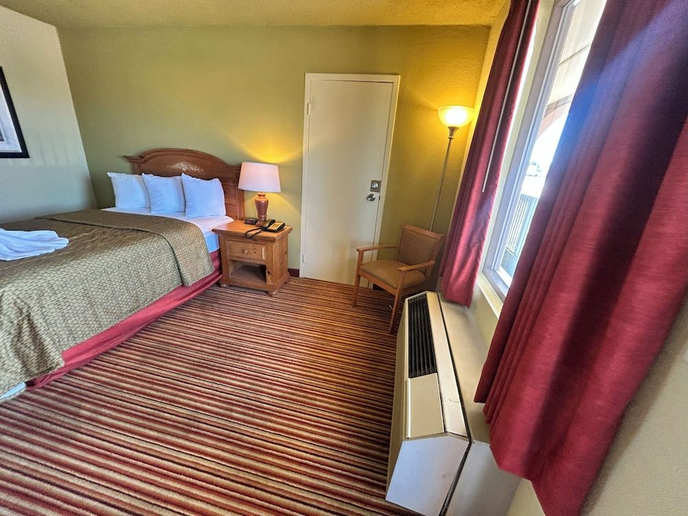 Suite Dreams Motel By Capital O Mattoon I - 57 Premium Room (Full Bed) 2