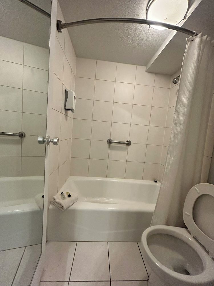 Suite Dreams Motel By Capital O Mattoon I - 57 Room, Accessible (King Bed) 11