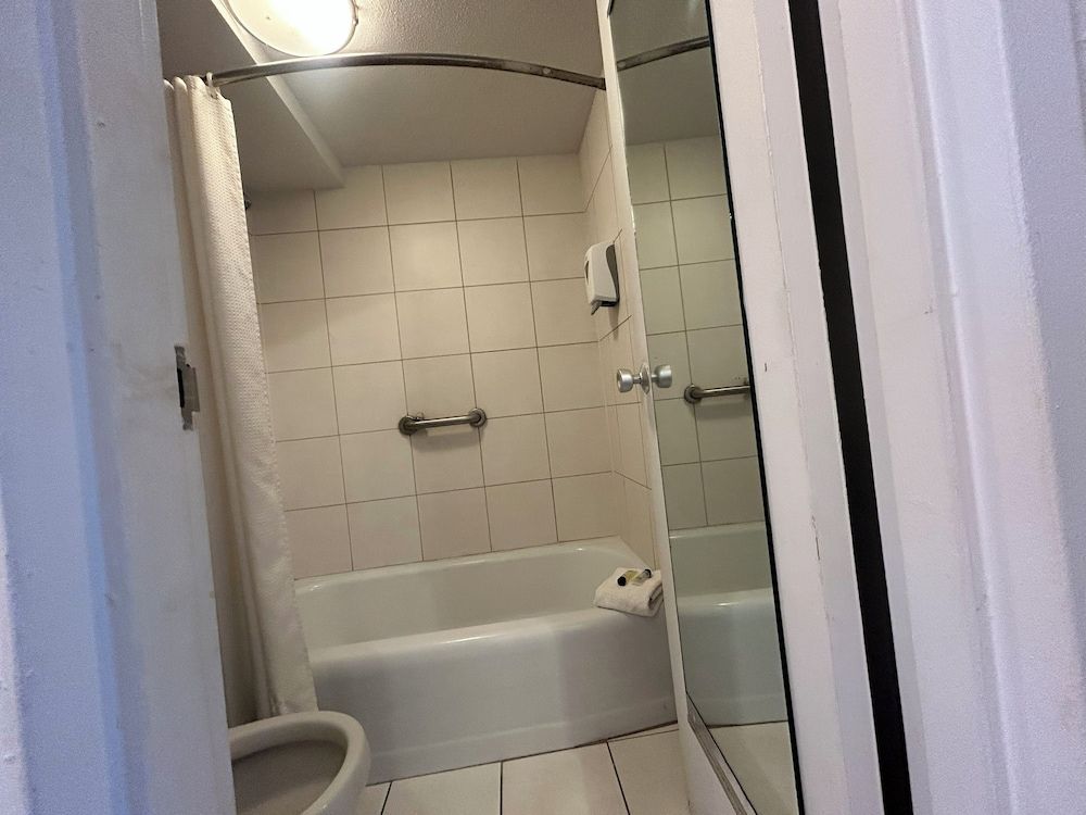 Suite Dreams Motel By Capital O Mattoon I - 57 Premium Room (Full Bed) 14