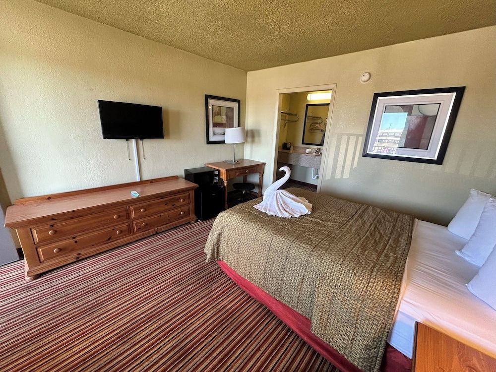 Suite Dreams Motel By Capital O Mattoon I - 57 Premium Room (Full Bed) 5