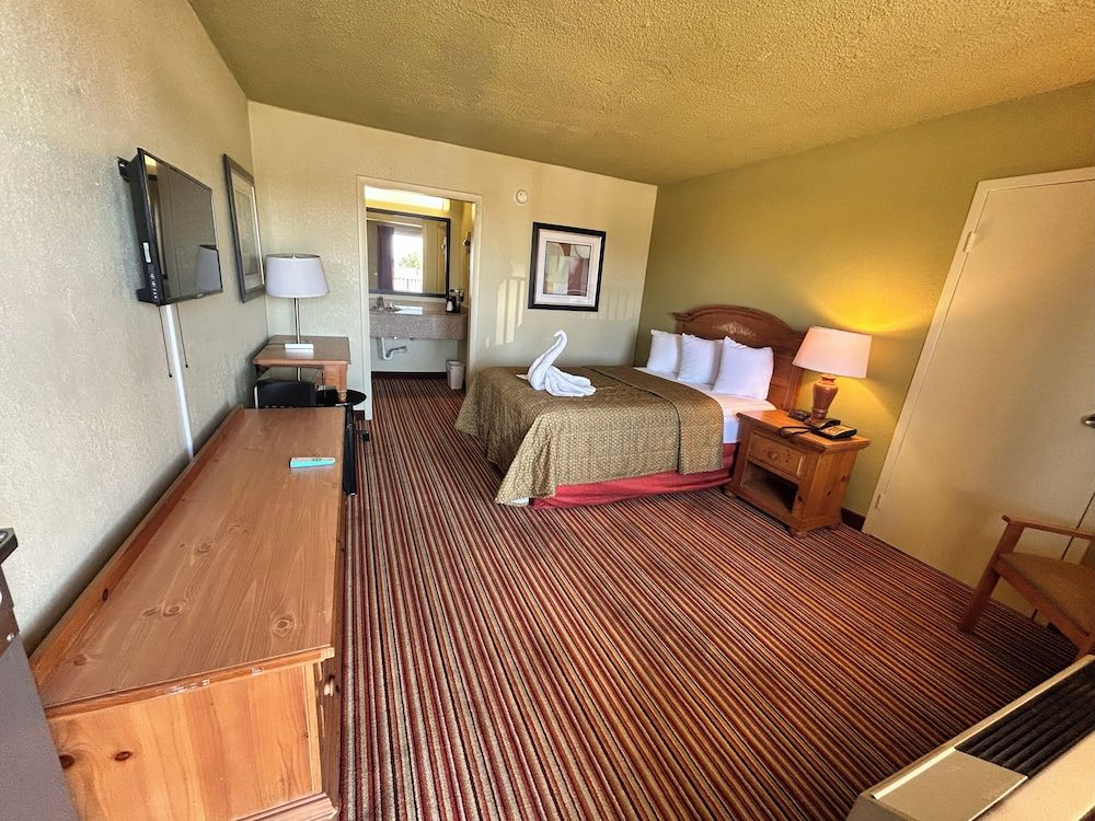 Suite Dreams Motel By Capital O Mattoon I - 57 Premium Room (Full Bed) 15