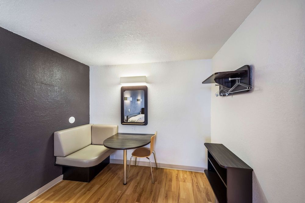 Deluxe Room, 1 King Bed, Non Smoking