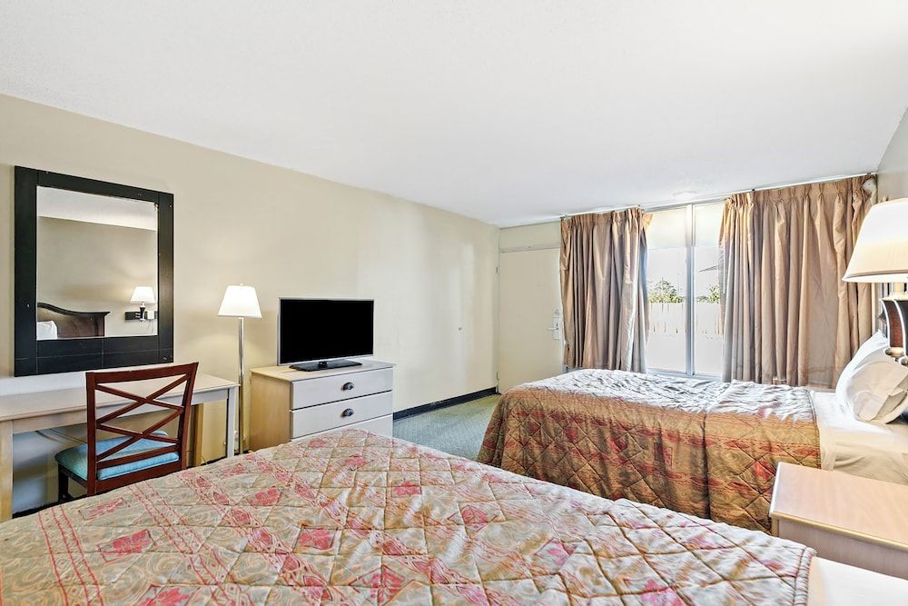 Hotel O Star Motel Hattiesburg HWY 49 Room, 2 Queen Beds, Non Smoking 4