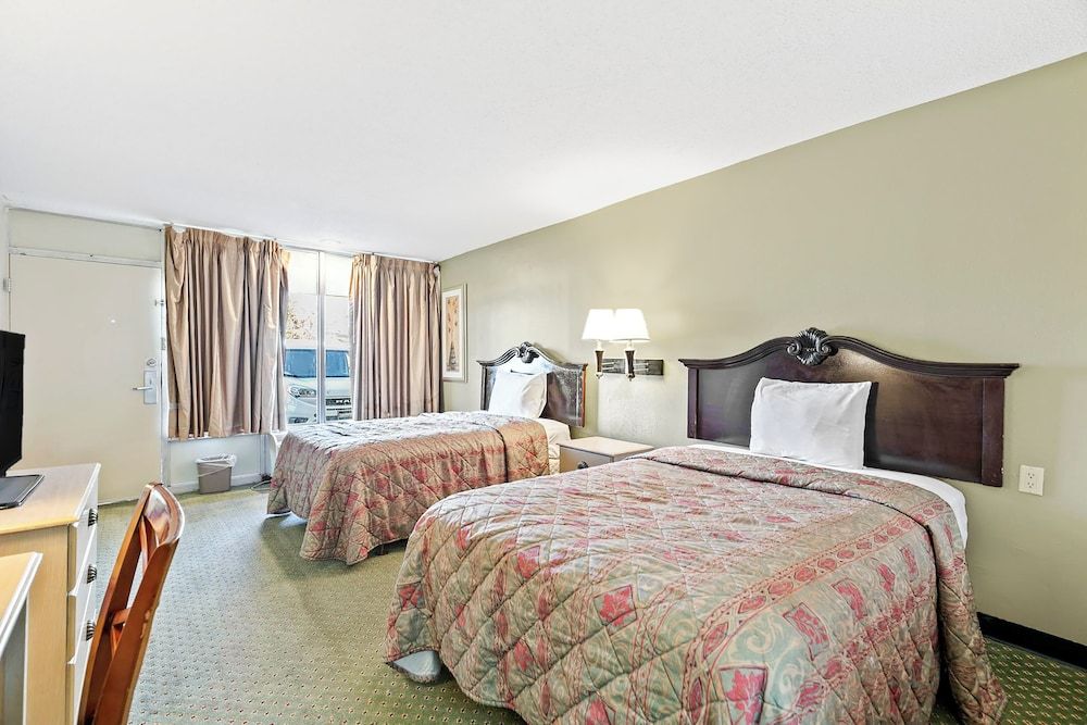 Hotel O Star Motel Hattiesburg HWY 49 Room, 2 Queen Beds, Non Smoking 2