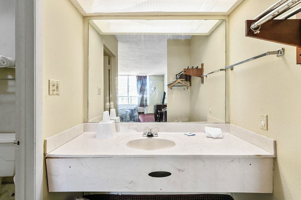 Hotel O Star Motel Hattiesburg HWY 49 Room, 2 Queen Beds, Smoking 7