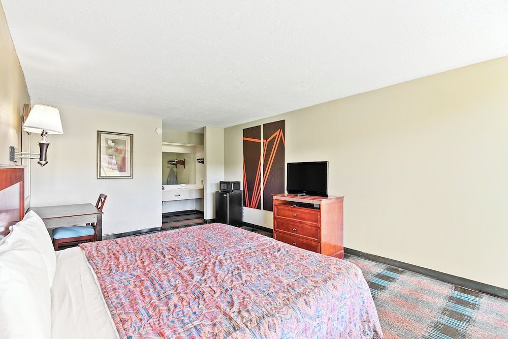 Hotel O Star Motel Hattiesburg HWY 49 Room, 1 King Bed, Non Smoking 5