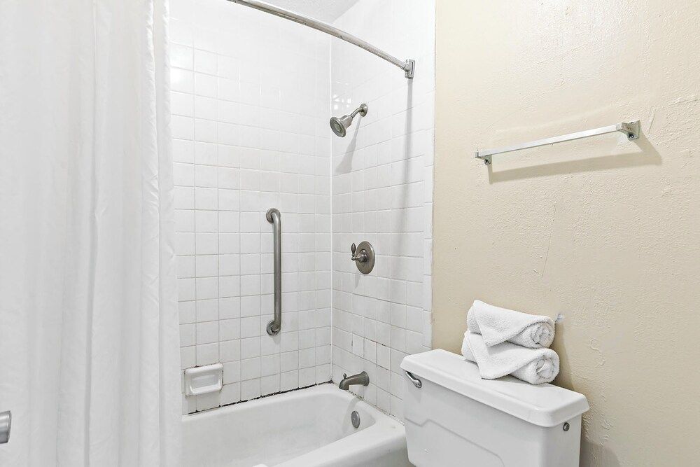 Hotel O Star Motel Hattiesburg HWY 49 Room, 2 Queen Beds, Non Smoking 7