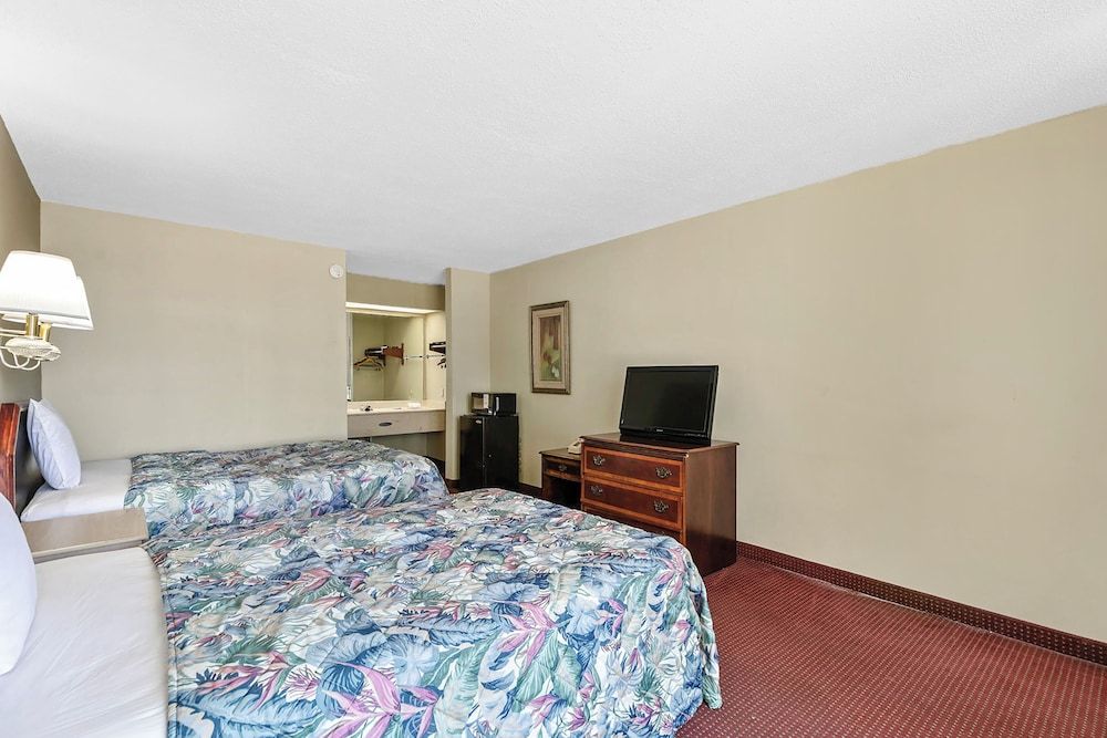 Hotel O Star Motel Hattiesburg HWY 49 Room, 2 Queen Beds, Smoking 2