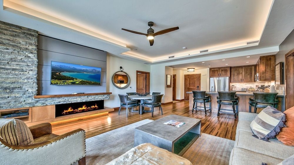 LuxuryÂ 2br  Steps From Heavenly Village & Gondola 2 Bedroom Condo by RedAwning Condo, 2 Bedrooms 9