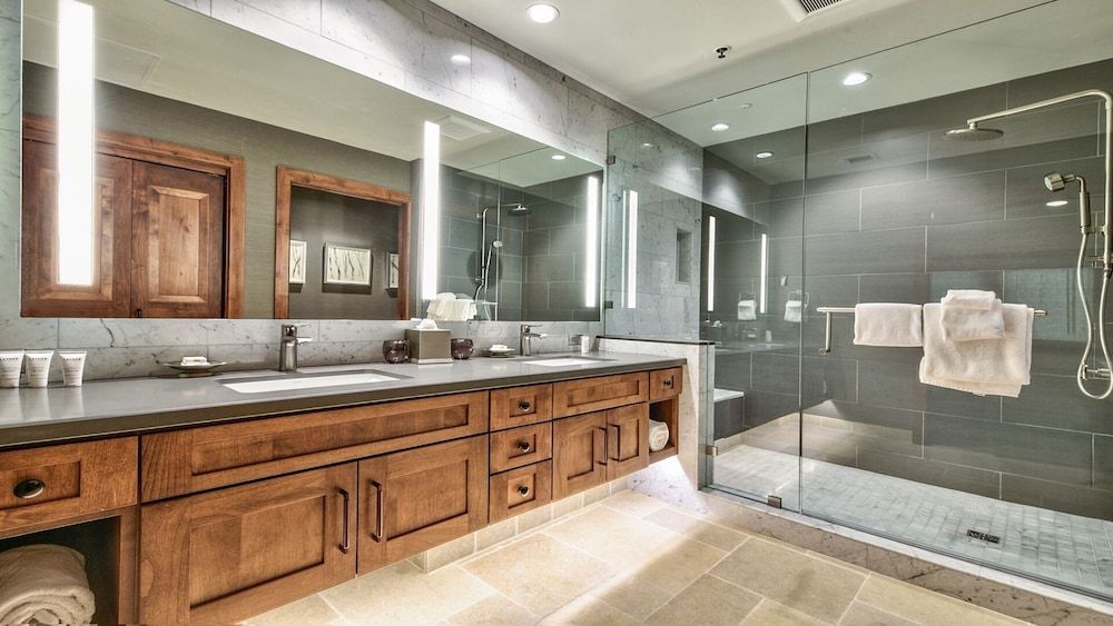 LuxuryÂ 2br  Steps From Heavenly Village & Gondola 2 Bedroom Condo by RedAwning Condo, 2 Bedrooms 11