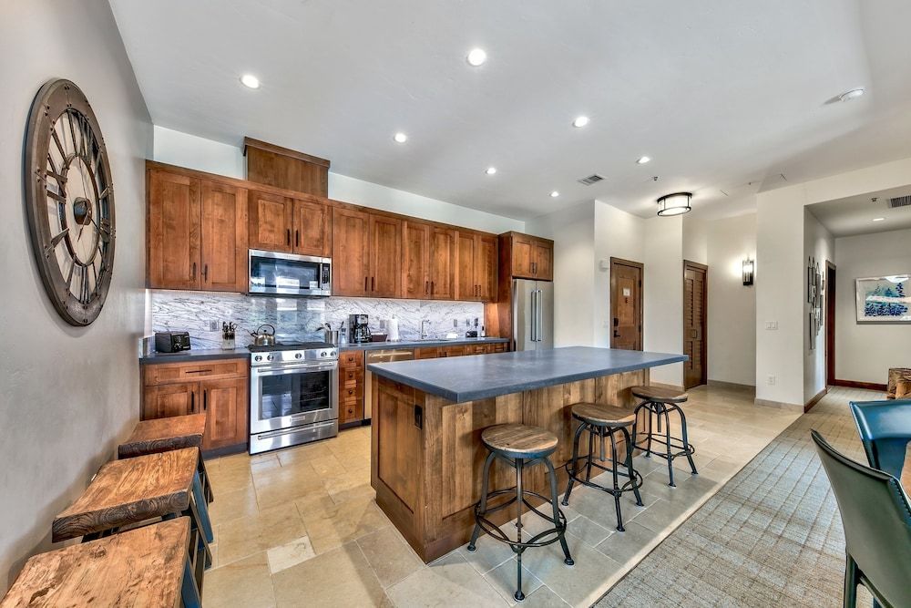 Zalanta 328 Condo, 3 Bedrooms 7